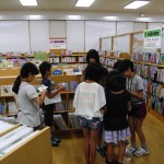 夜の図書館ツアーの様子6